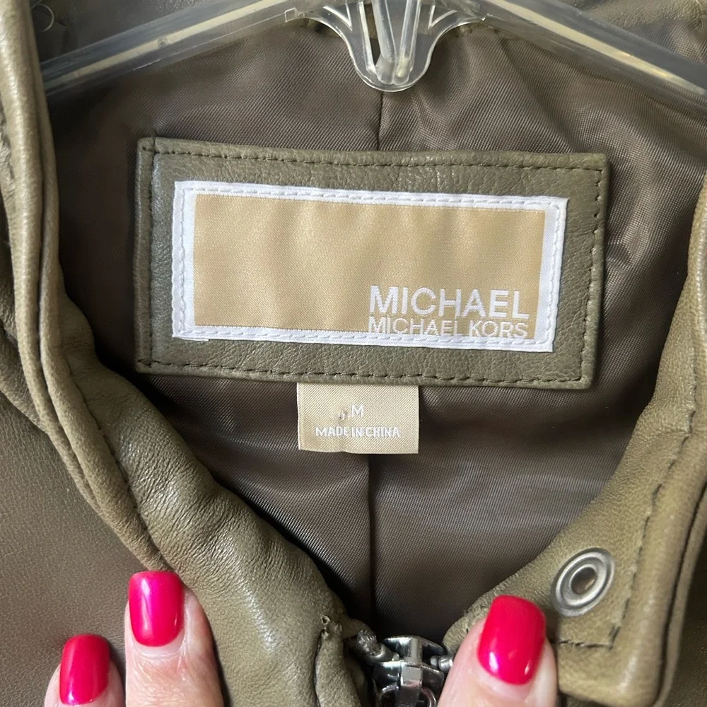 NWOT Michael Kors Med ladies green leather lined jacket.